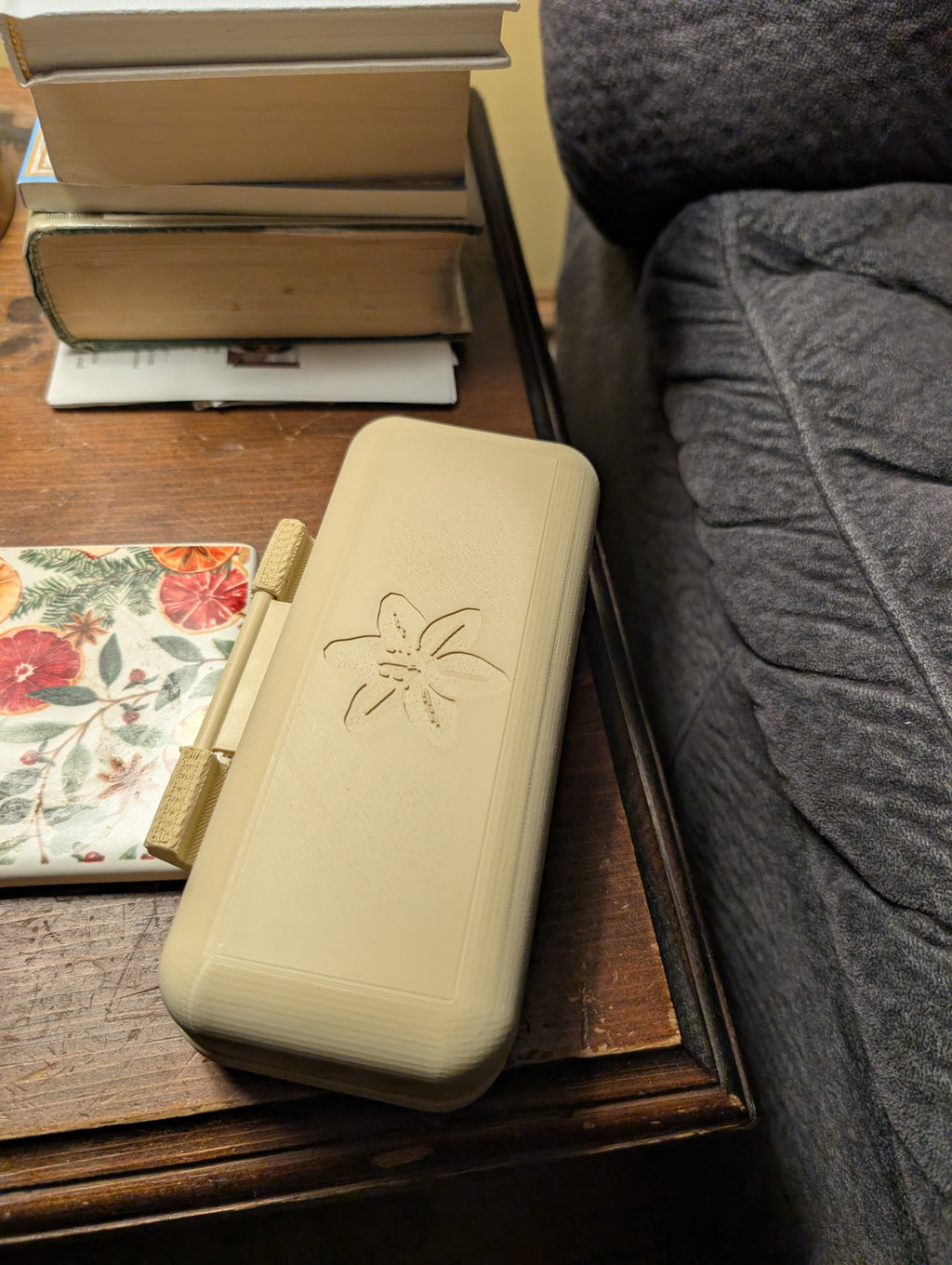 Delicate Lily Hard-Shell Glasses Case
