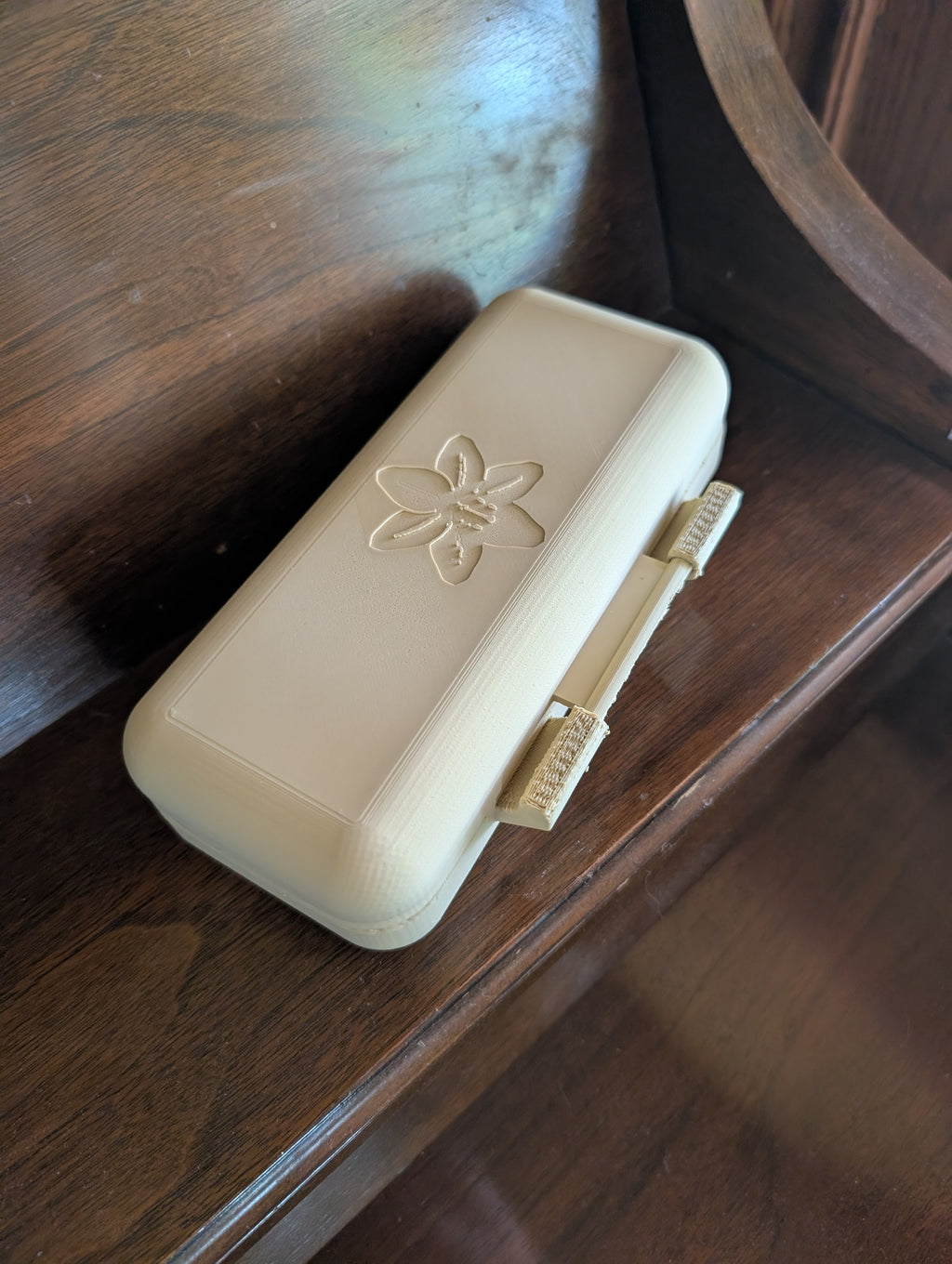 Delicate Lily Hard-Shell Glasses Case