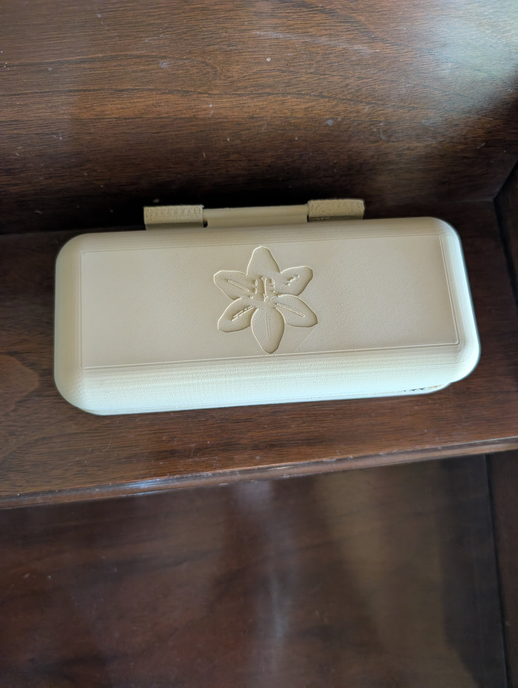 Delicate Lily Hard-Shell Glasses Case